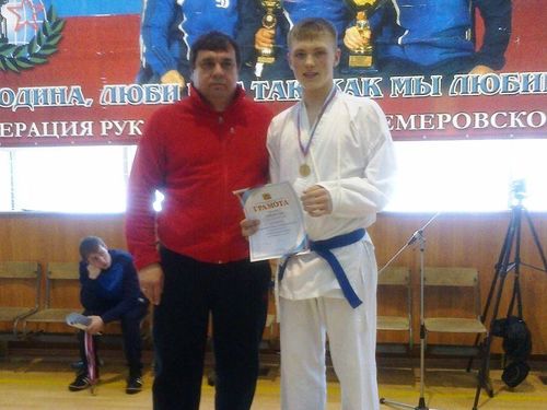 Воспитанник Ачинского филиала краевой ДЮСШ  Олег Дубинин занял 1 место в весовой категории 70 кг.