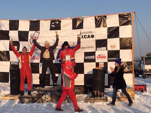 Ачинский гонщик Денис Самсонов одержал победу в краевом чемпионате по зимним трековым гонкам