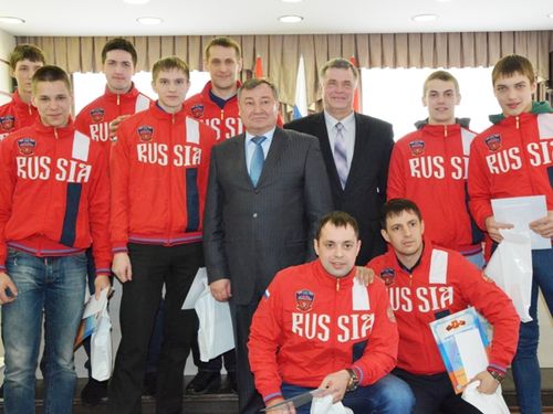 В Администрации города Ачинска состоялось торжественное чествование победителей XI зимних игр среди городов Красноярского края
