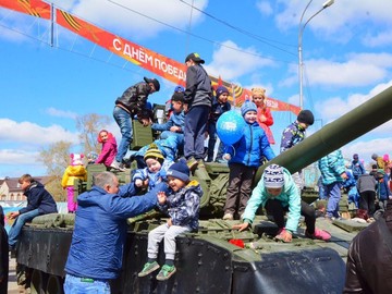 Илай Ахметов: новую традицию участия военной техники в параде Победы в Ачинске планируется продолжить в следующем году 