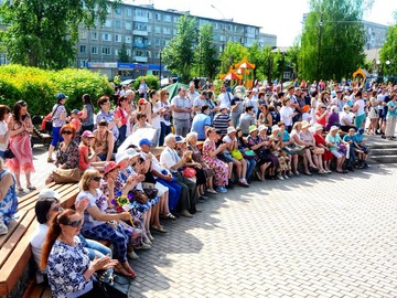 День России в Ачинске: масштабные культурные и спортивные традиции приумножаются