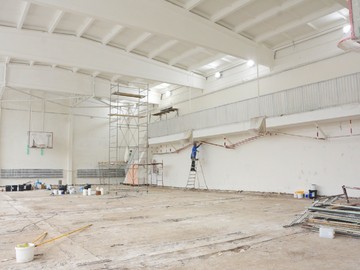 Подготовка к новому учебному году: обновляется спортивный зал в лицее №1