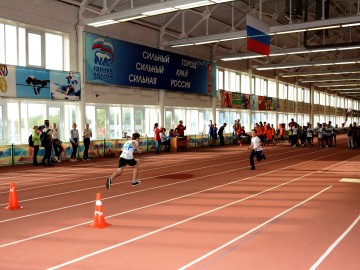 Ачинские спортсмены открыли новый профессиональный сезон «весёлыми» стартами и чествованием активистов  