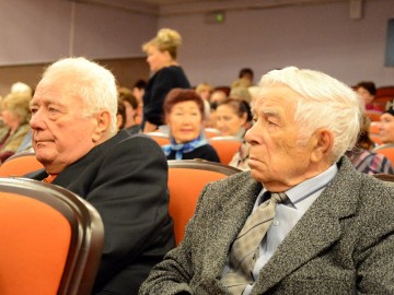 Почёт и уважение старшему поколению: в Ачинске завершается череда праздников, посвященных Дню пожилого человека (ФОТОРЕПОРТАЖ)
