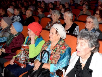Почёт и уважение старшему поколению: в Ачинске завершается череда праздников, посвященных Дню пожилого человека (ФОТОРЕПОРТАЖ)