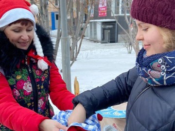 Рождественский Арбат в Ачинске: мастер-классы, зимние игры и праздничные угощения 