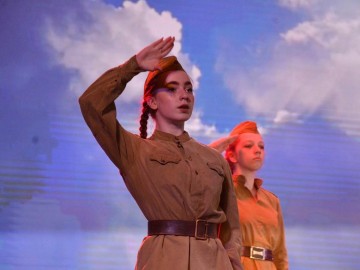 В Ачинске состоялся большой театрализованный концерт, посвящённый 76-летию Победы в Великой Отечественной войне
