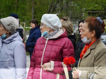 14 тысяч километров по России: через Ачинск пронесли Знамя Победы